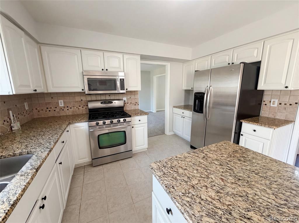 143 Easton Drive, South Lyon, MI 48178 — Photo 10