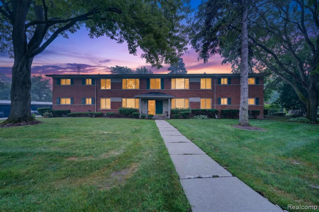 1245 Derby Road, Birmingham, MI 48009