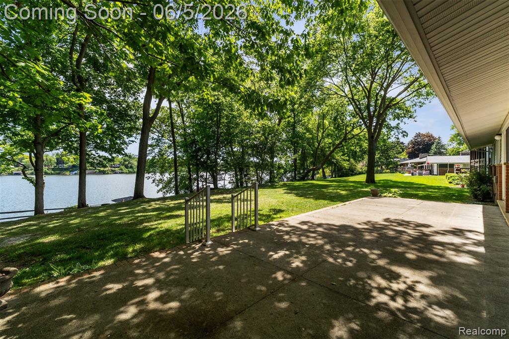 47435 N Shore Drive, Belleville, MI 48111 — Photo 48