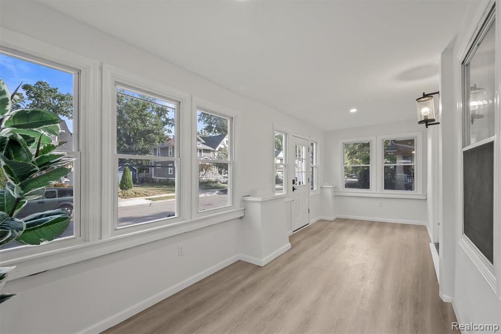 716 Hawthorn Avenue, Royal Oak, MI 48067 — Photo 21