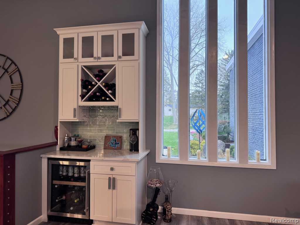 310 Pine Tree Road, Lake Orion, MI 48362 — Photo 12