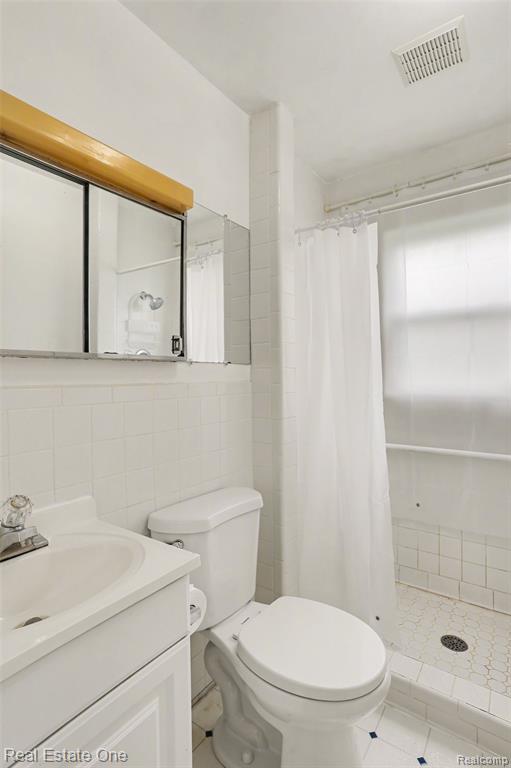 206 Steadfield Street, Commerce Twp, MI 48382 — Photo 14