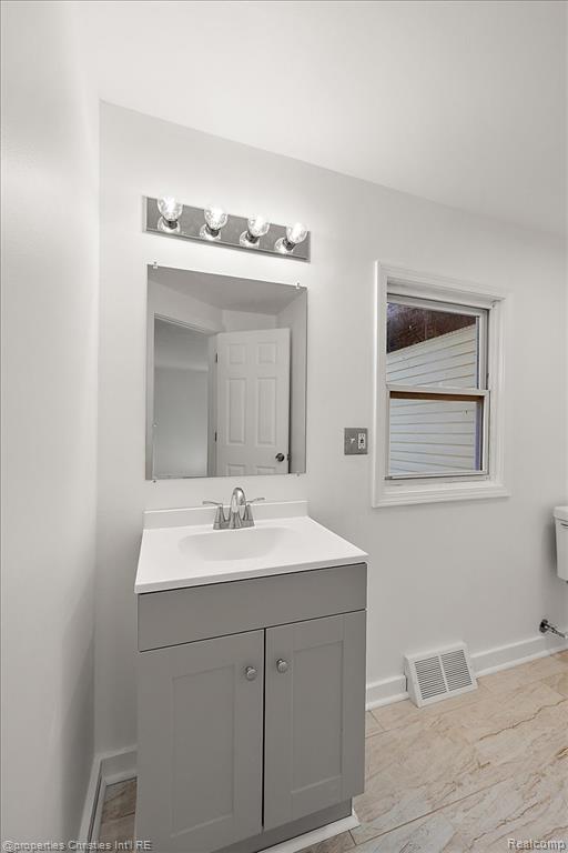 228 W Columbia Avenue, Pontiac, MI 48340 — Photo 16