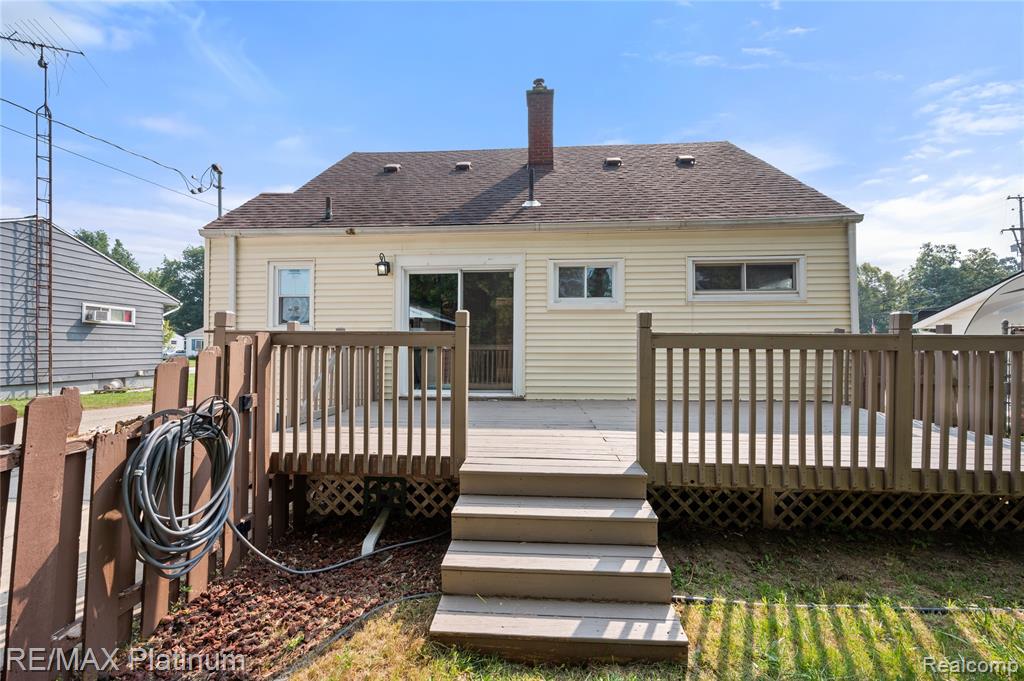709 Elmwood Drive, Fenton, MI 48430 — Photo 33
