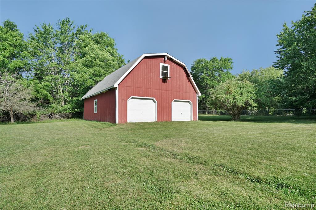 2476 Vandekarr Road, Owosso, MI 48867 — Photo 35