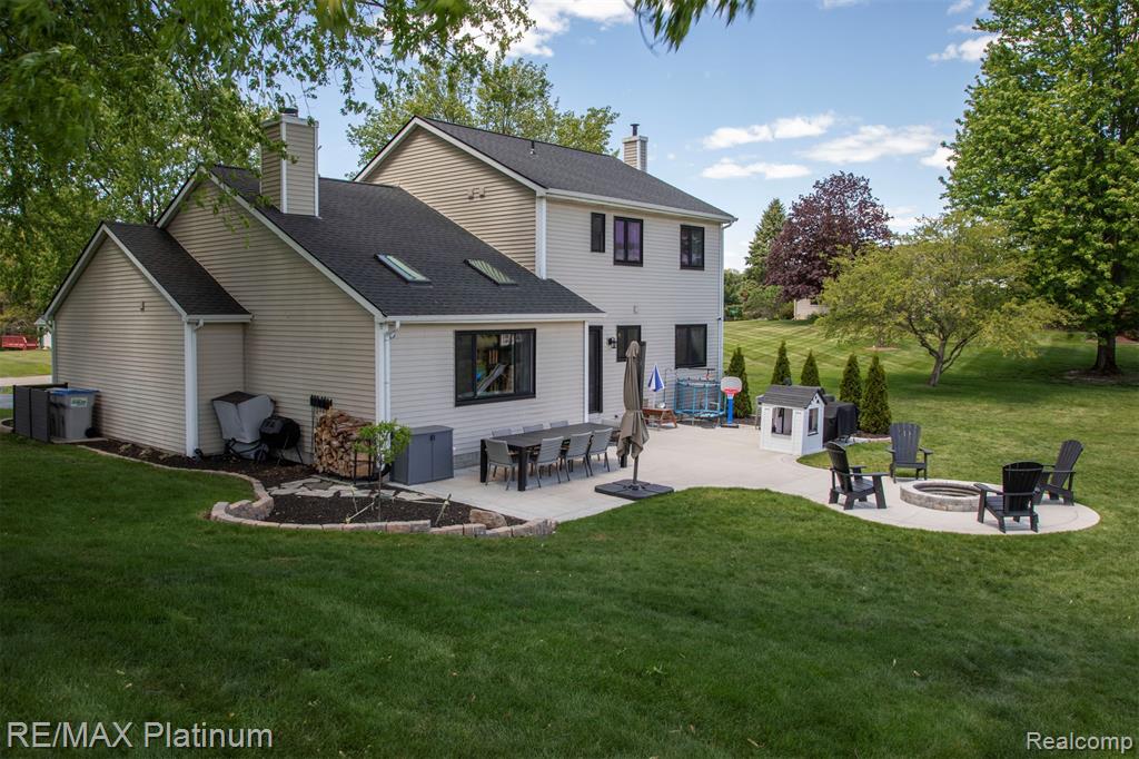 9633 Fairfax Drive W, Pinckney, MI 48169 — Photo 25