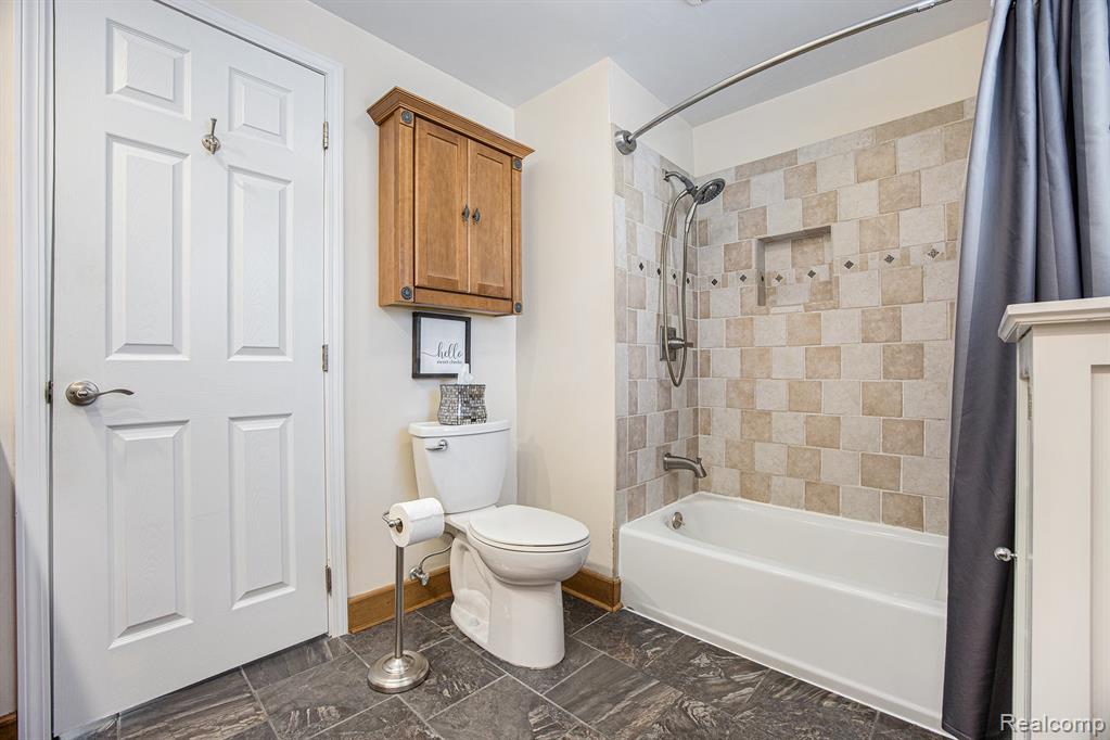 4151 Cambridge Crescent Drive, Troy, MI 48085 — Photo 24