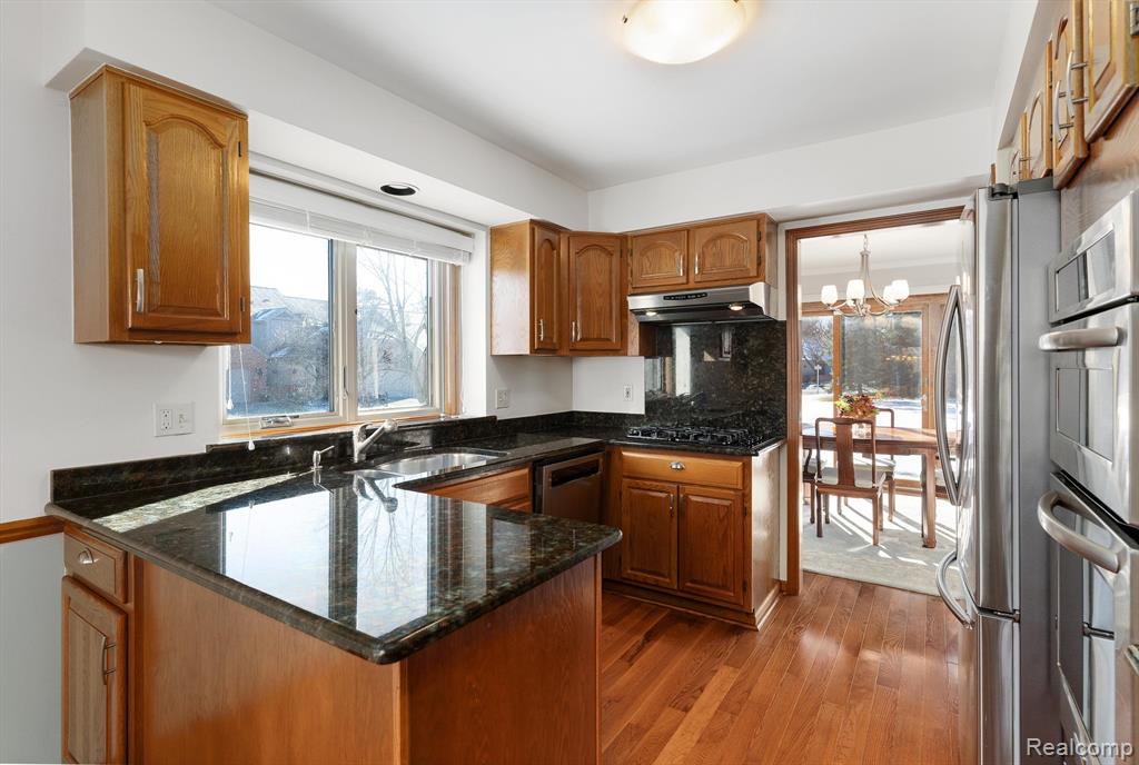 37779 SIENA Drive, Farmington Hills, MI 48331 — Photo 17