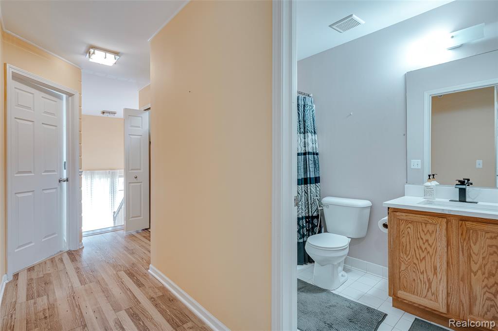 454 Old Pine Way, Walled Lake, MI 48390 — Photo 38