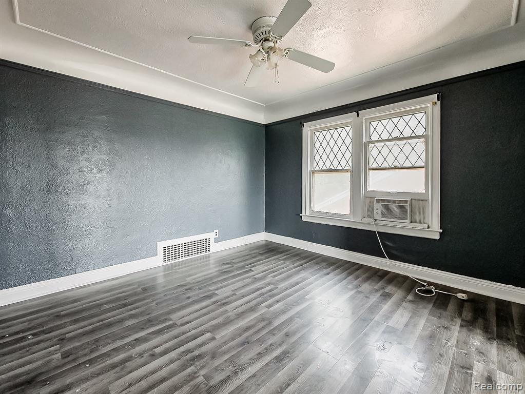 9379 Birwood Street, Detroit, MI 48204 — Photo 15