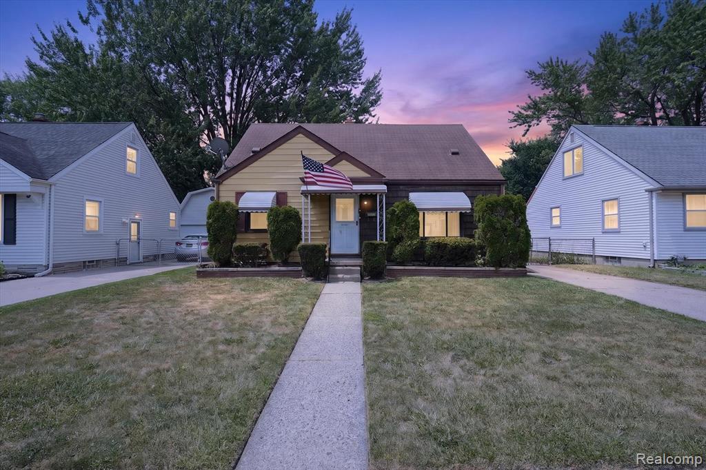 25199 Cole Street, Roseville, MI 48066