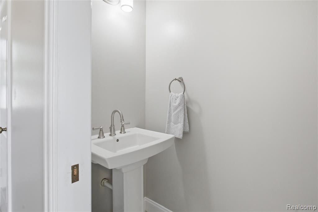 8873 Northern Avenue, Plymouth, MI 48170 — Photo 22