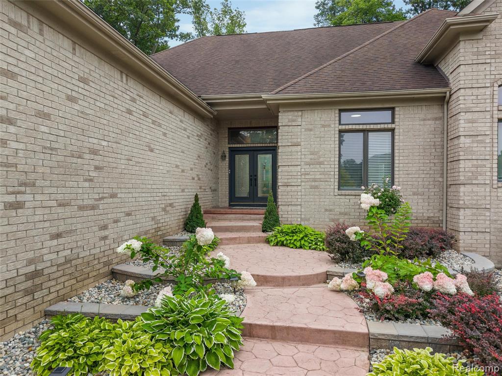 52041 Loon Court, Shelby Twp, MI 48315 — Photo 40
