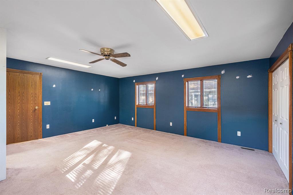 5474 Country Lane, Flint, MI 48506 — Photo 15