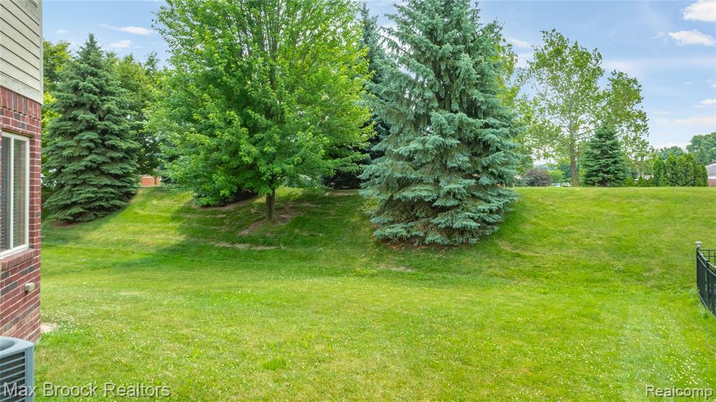 5142 Trailwood Lane, Warren, MI 48092 — Photo 35