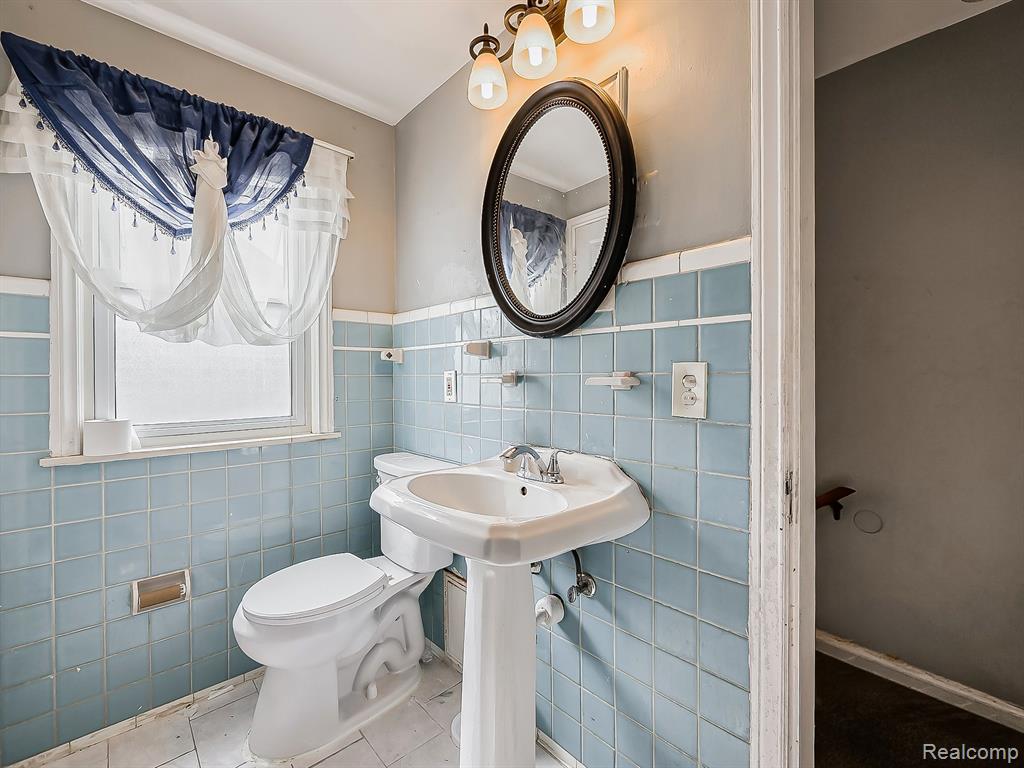 5936 Hillcrest Street, Grosse Pointe, MI 48236 — Photo 16