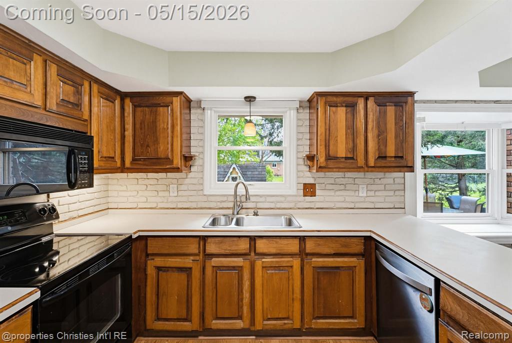 8648 Tamarack Drive, Shelby Twp, MI 48317 — Photo 10