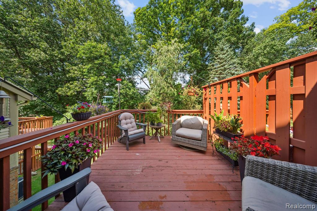 840 Woodridge Hills Drive, Brighton, MI 48116 — Photo 33