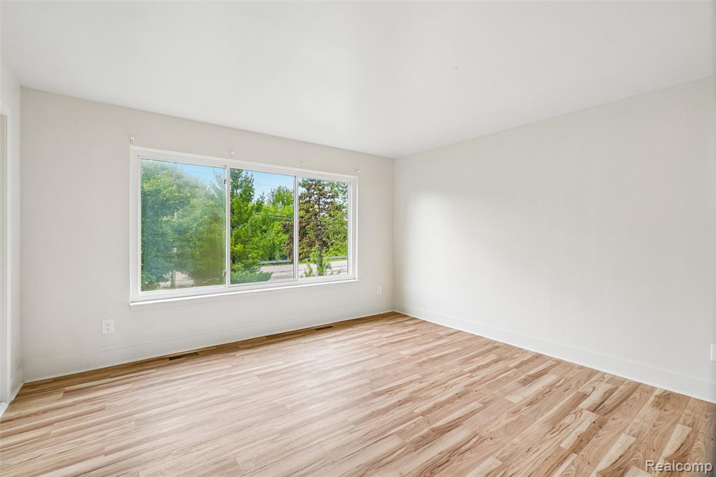 42136 Lochmoor Street, Clinton Twp, MI 48038 — Photo 14