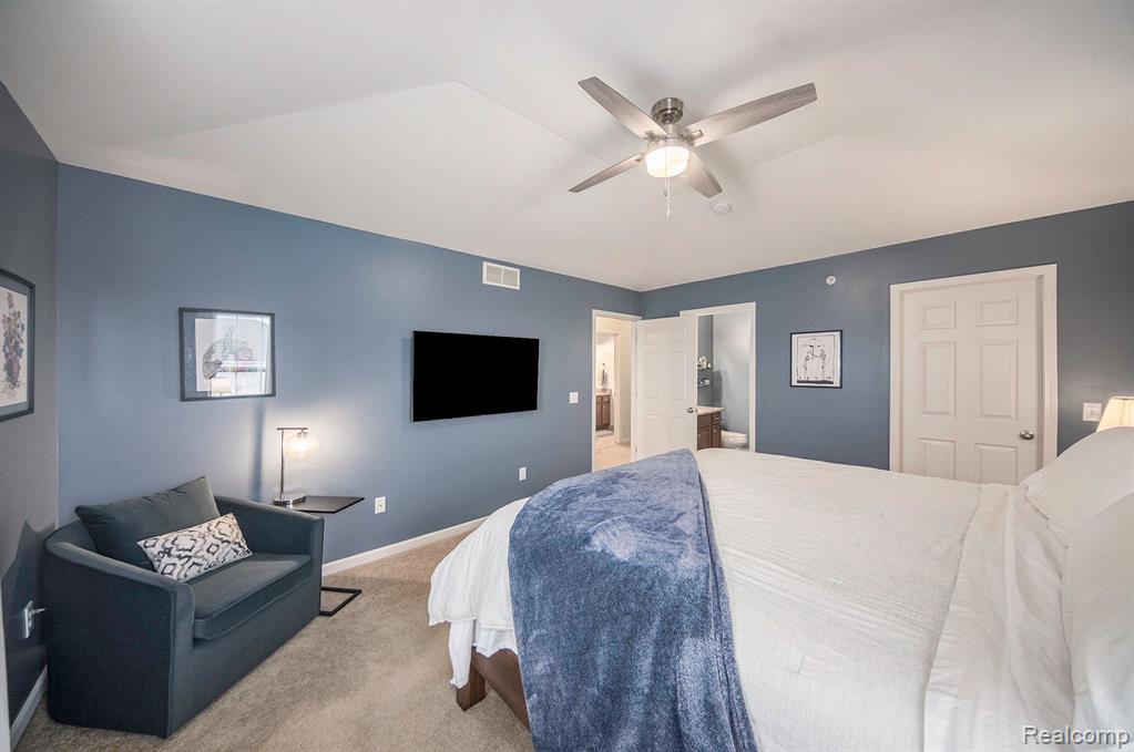 702 RIVERSEDGE Drive, 26, Saline, MI 48176 — Photo 12