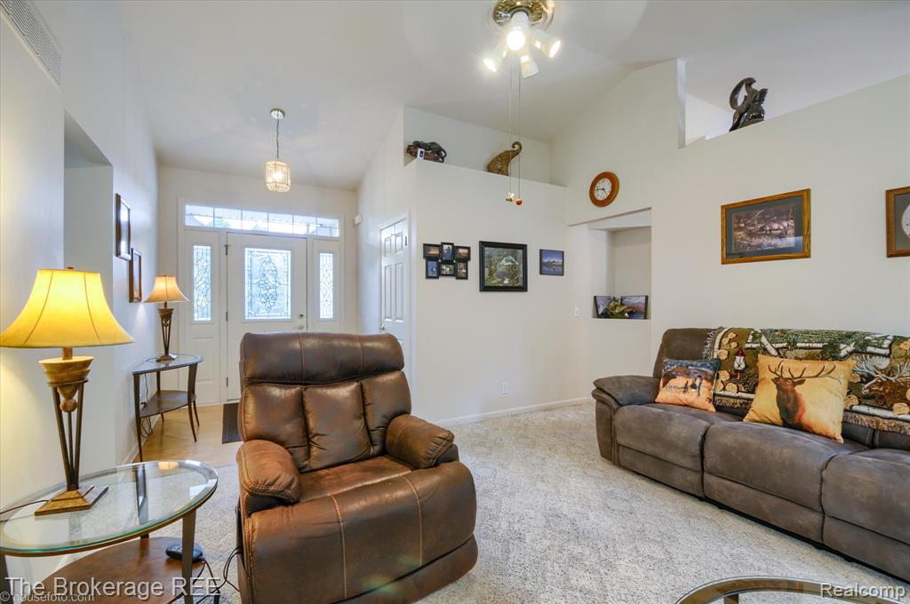 4435 Great Oaks Drive, Grand Blanc, MI 48439 — Photo 15
