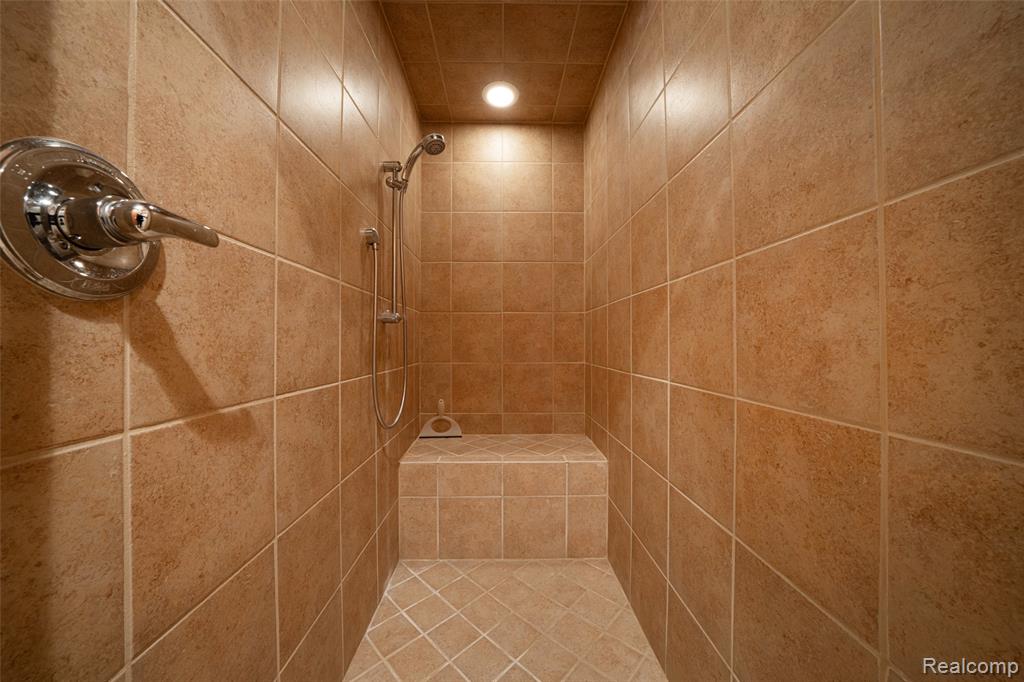 4502 Forest Edge Lane, West Bloomfield, MI 48323 — Photo 54