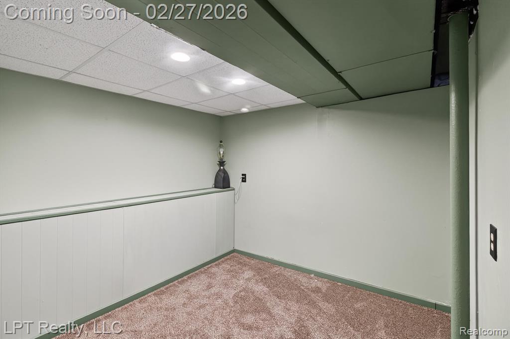 22507 Doncaster Avenue, Brownstown, MI 48193 — Photo 34