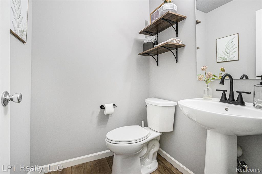 1634 TEA POND CT, Vicksburg, MI 49097 — Photo 13