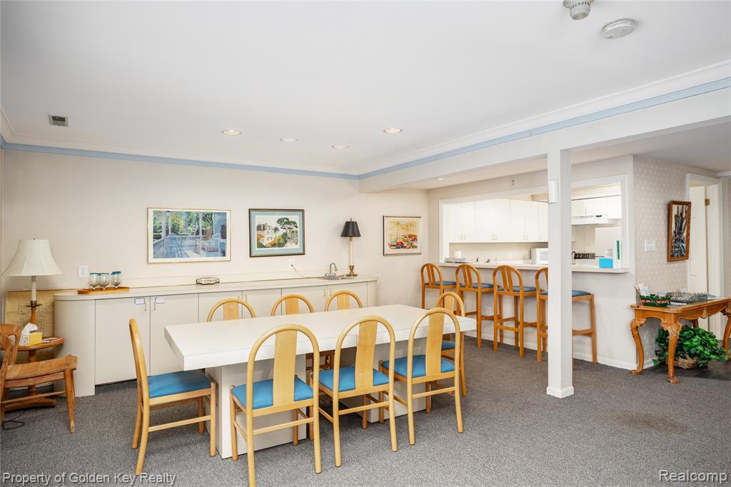 19710 W Thirteen Mile Road, 102, Beverly Hills, MI 48025 — Photo 30