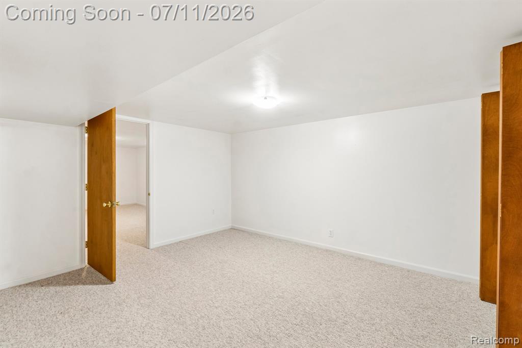 6105 Gilbert Lake Road, Bloomfield Hills, MI 48301 — Photo 32