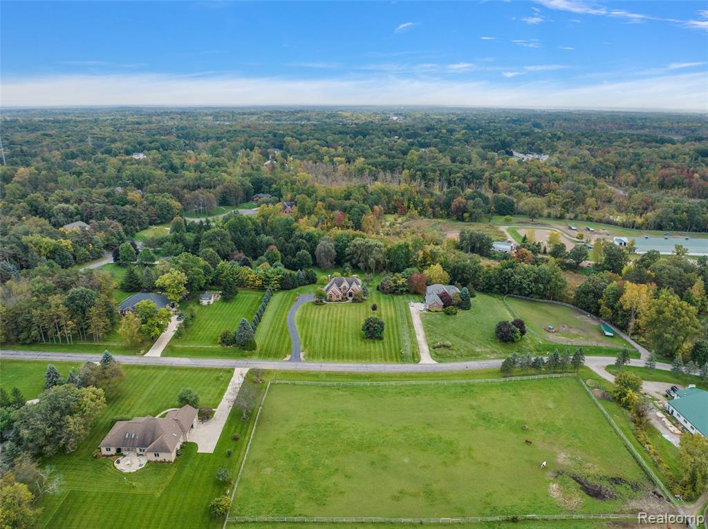 190 Sequoia Lane, Leonard, MI 48367 — Photo 59
