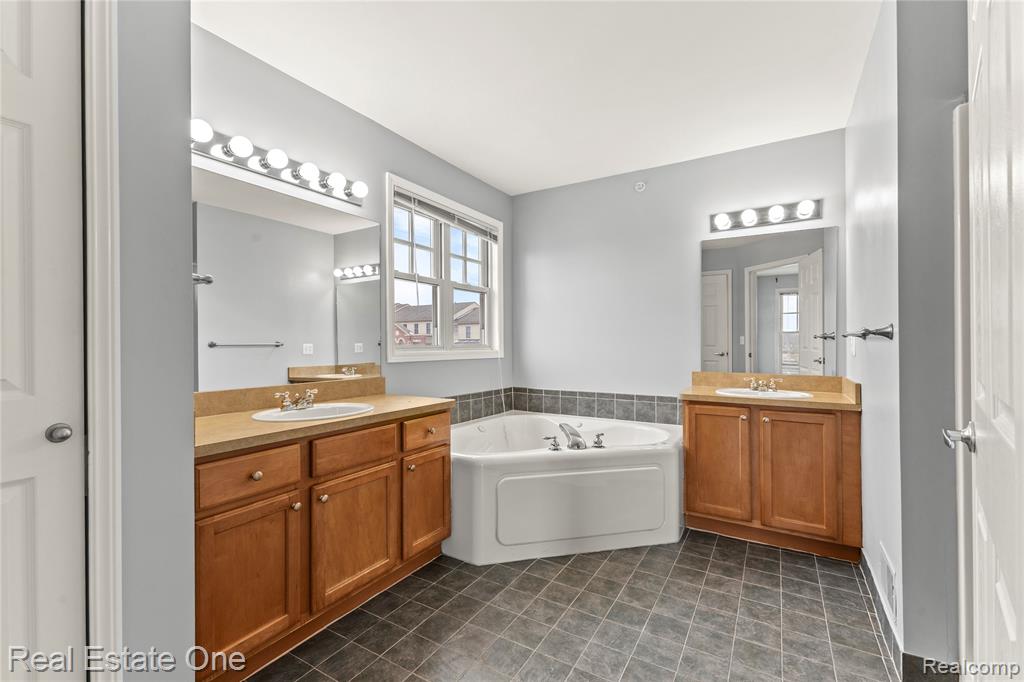 3939 Forester Boulevard, Auburn Hills, MI 48326 — Photo 26
