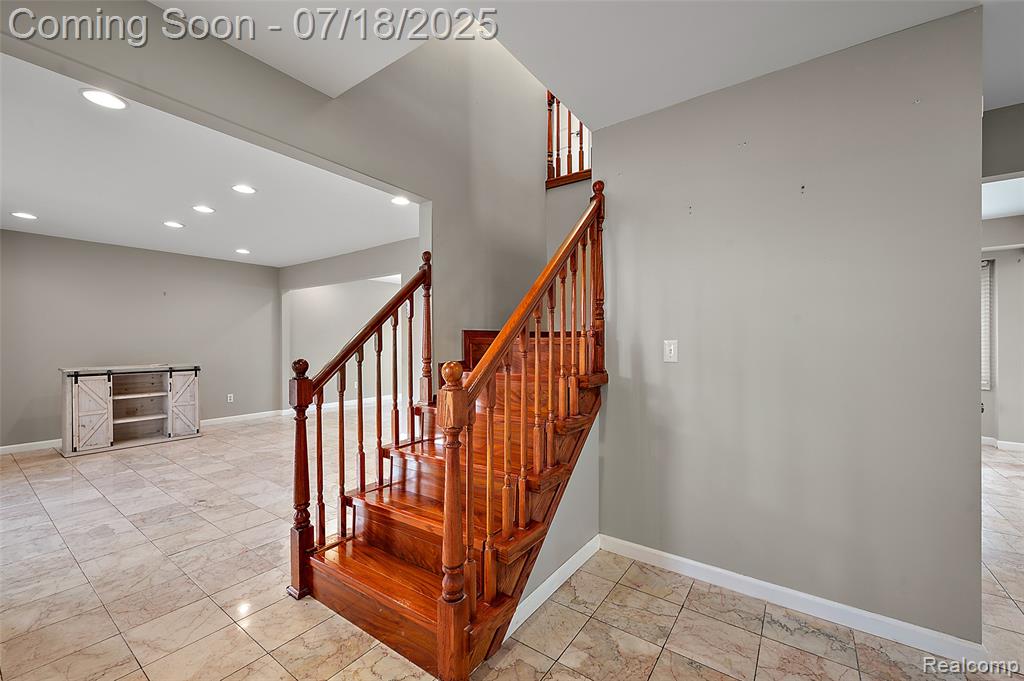 4152 Bloomfield Drive, Sterling Heights, MI 48310 — Photo 8