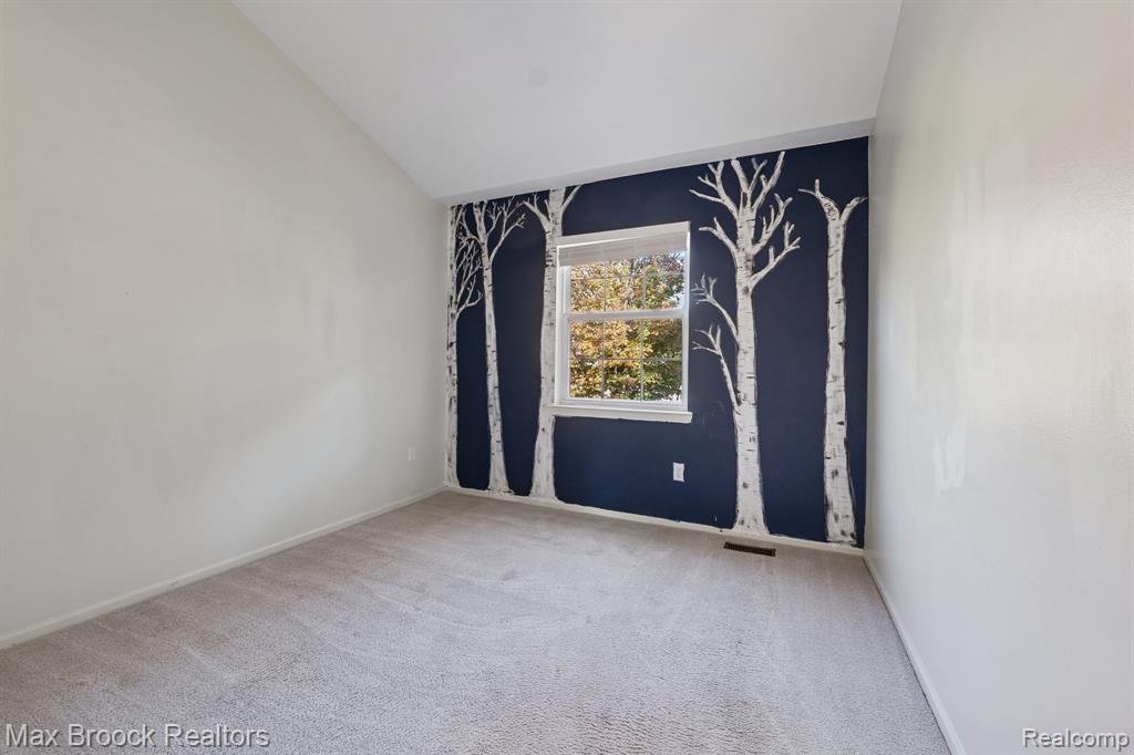 758 Huntclub Boulevard, Auburn Hills, MI 48326 — Photo 20