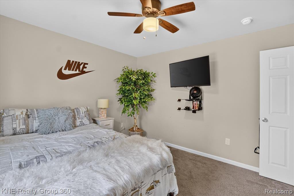 7067 Glenmeadow Court, Grand Blanc, MI 48439 — Photo 32