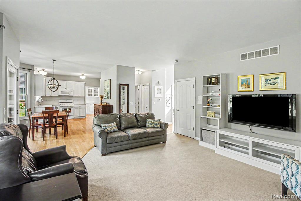 9367 Wildflower Way, Davisburg, MI 48350 — Photo 13