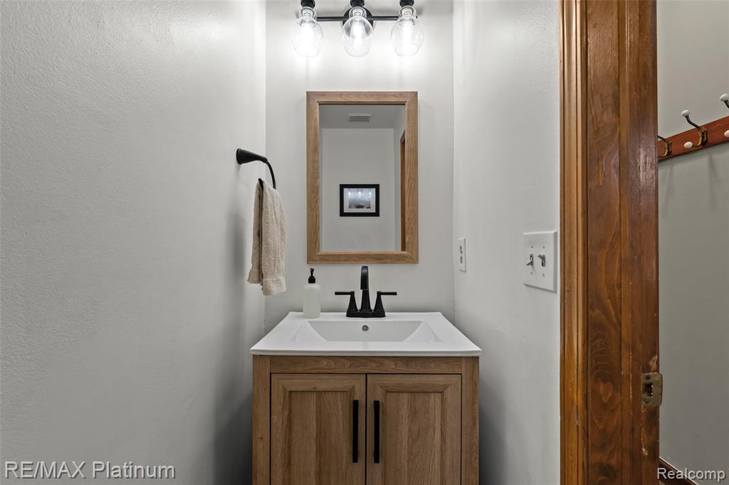 506 Foxfire Drive, Howell, MI 48843 — Photo 20