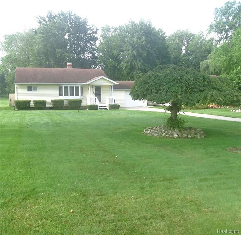 4694 King Road, Saginaw, MI 48601 — front exterior
