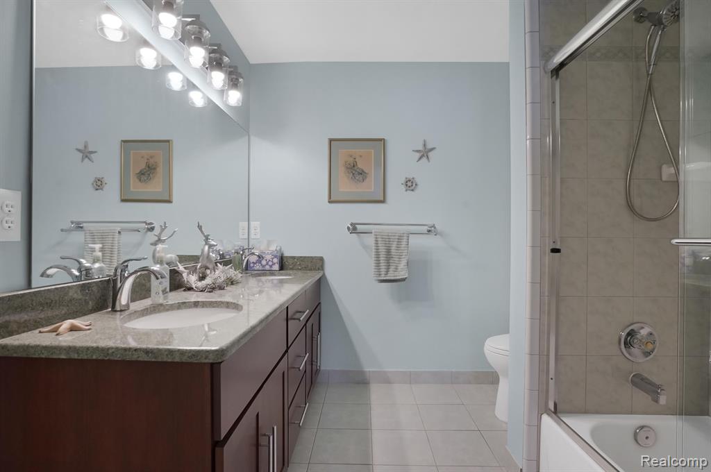 14922 STONEY BROOK Drive W, Shelby, MI 48315 — Photo 37