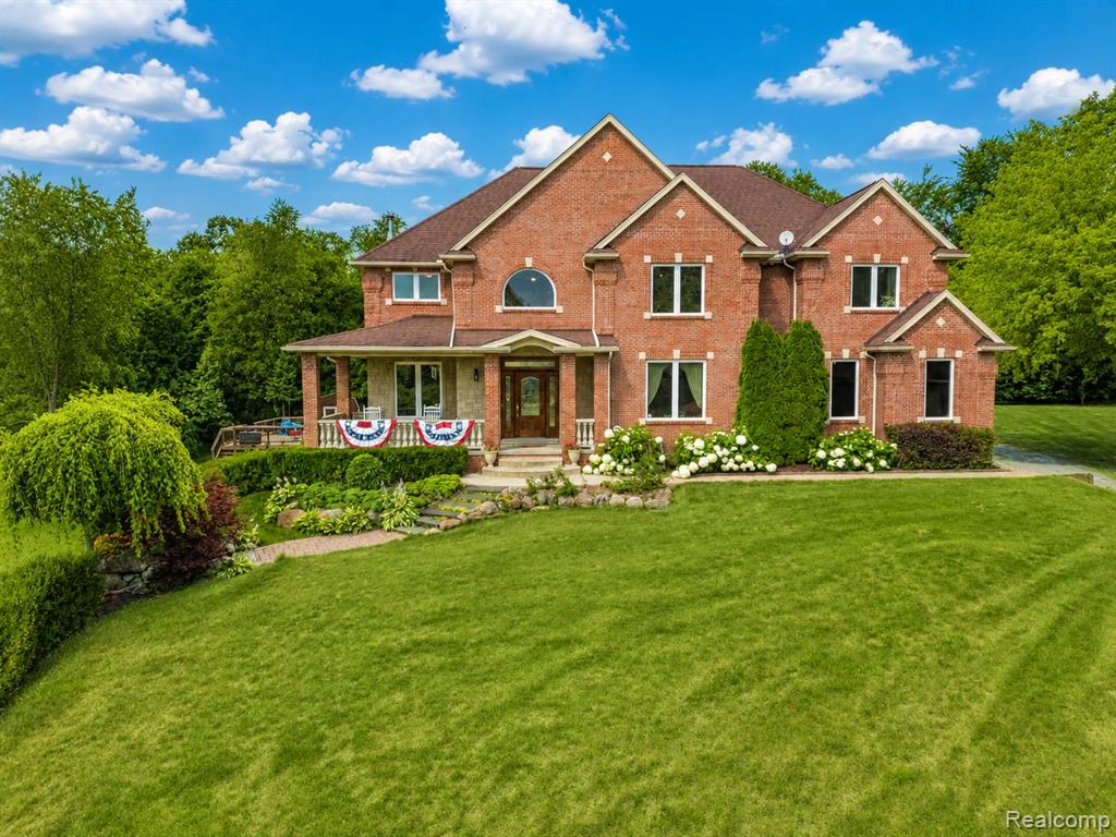 13445 Millie Court, Holly, MI 48442
