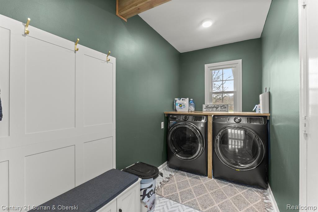 42745 LEDGEVIEW Drive, Novi, MI 48377 — Photo 25