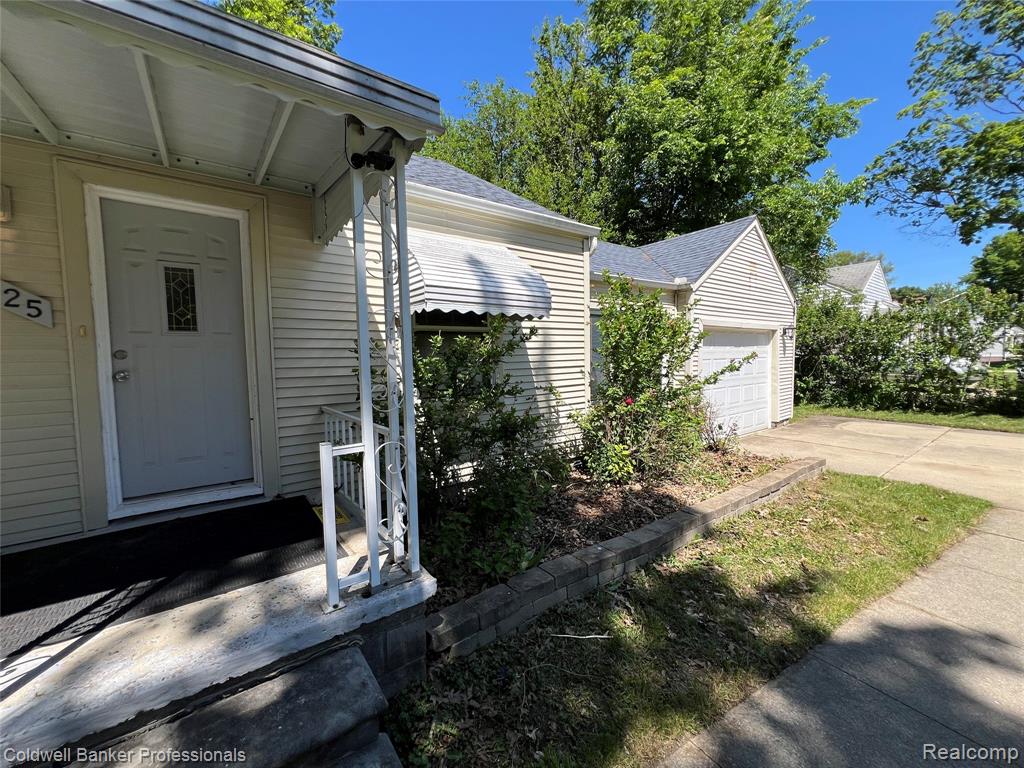 19925 Negaunee, Redford, MI 48240 — Photo 6