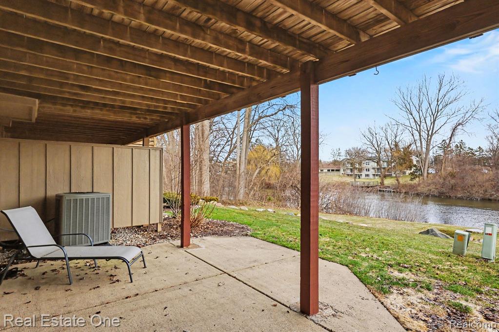6892 Northcrest Way E, Clarkston, MI — Photo 24