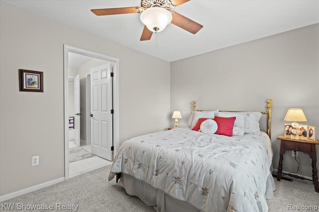 54771 GRENELEFE Circle E, South Lyon, MI 48178 — Photo 28