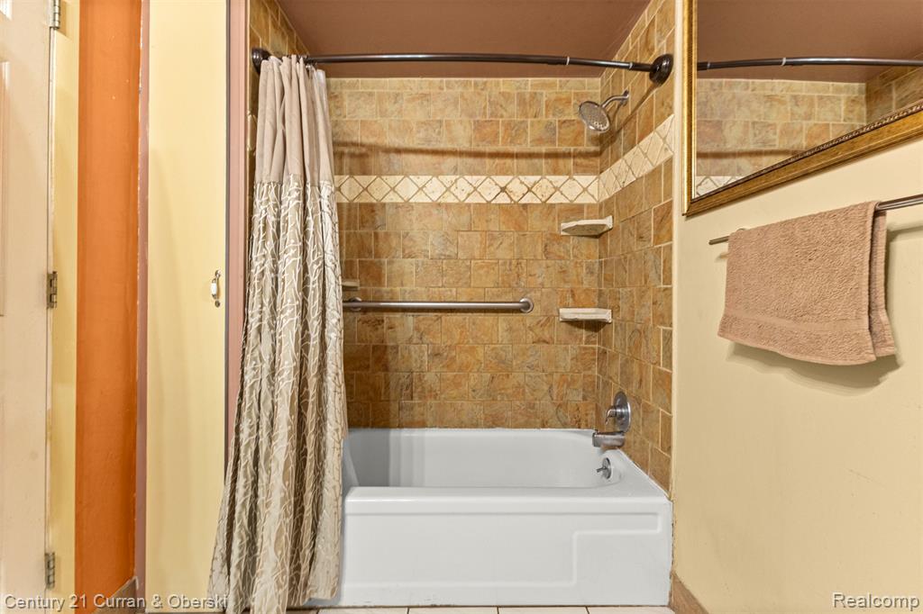 5671 Syracuse Street, Dearborn Heights, MI 48125 — Photo 17