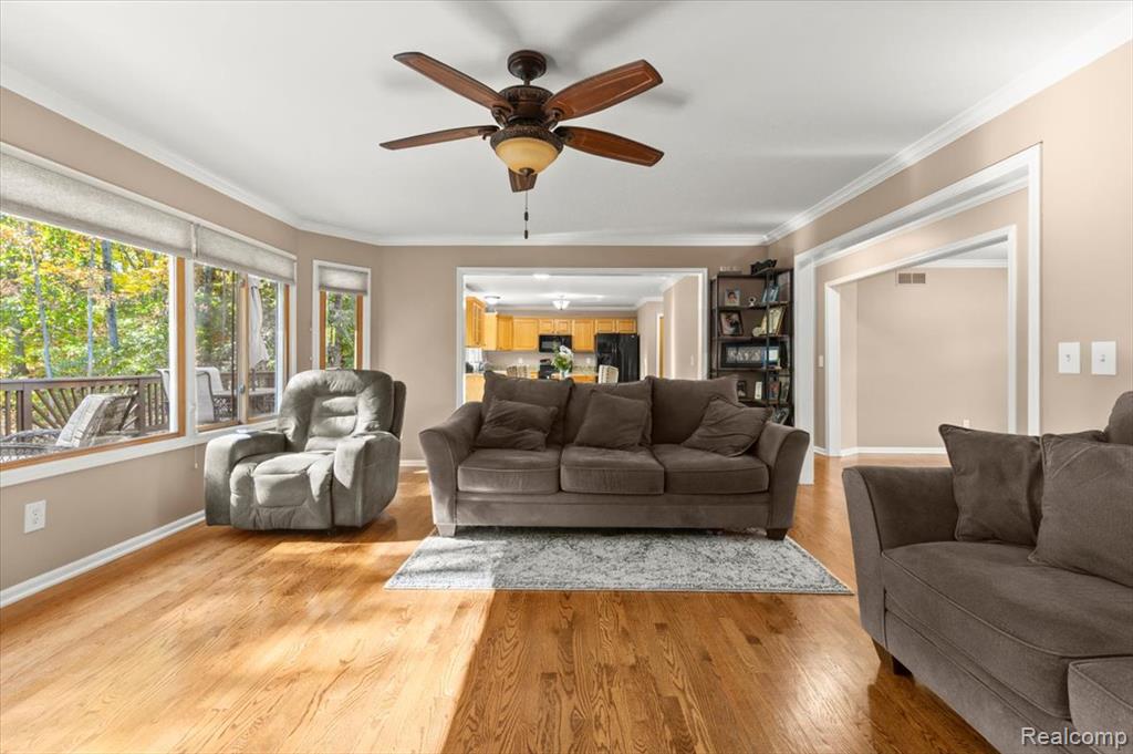9755 Forest Ridge Drive, Clarkston, MI 48348 — Photo 12