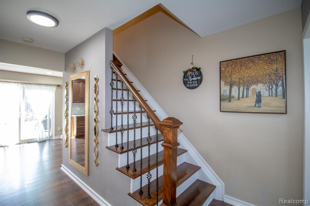 7878 Capri Drive, Canton, MI 48187 — Photo 31