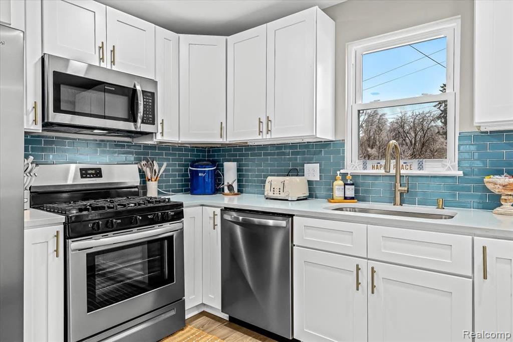 9115 Gale Road, White Lake, MI — Photo 10