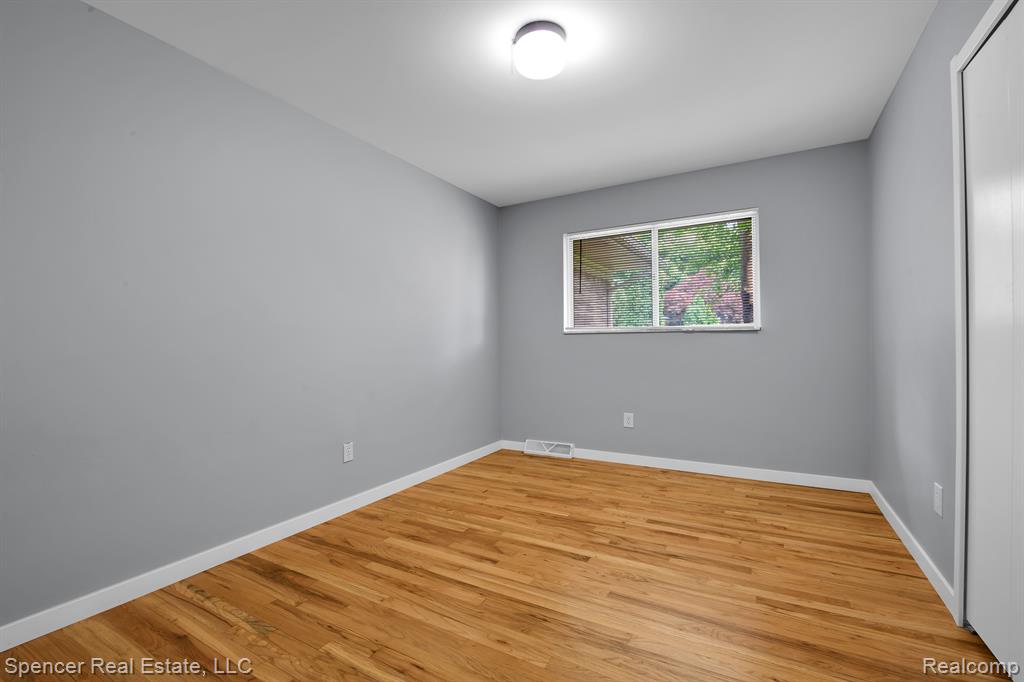 6280 Walker Drive, Troy, MI 48085 — Photo 23