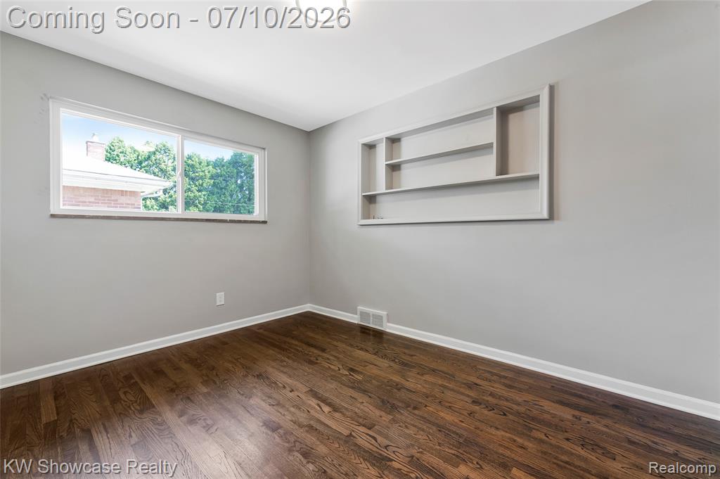 8936 Merriman Road, Livonia, MI 48150 — Photo 32
